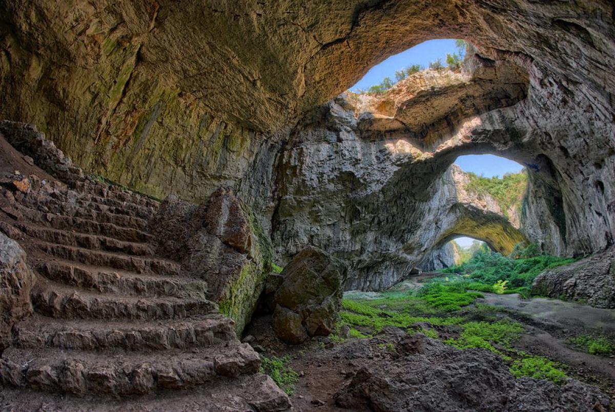 Пещера нати. Пещера Деветашка Болгария. Пещера Шондонг. Пещера венеца Болгария. Пещера Деветаки. Болгария..