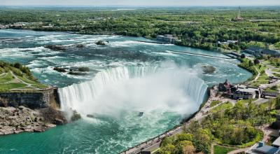 Falling into the beauties of the Niagara Falls